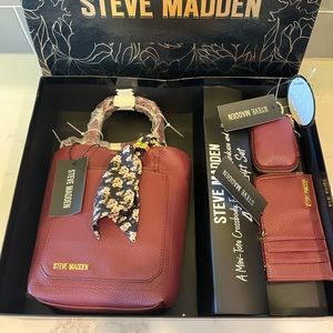 Steve Madden Set w/ Purse/Wallet/Coin Purse - New with tags!
